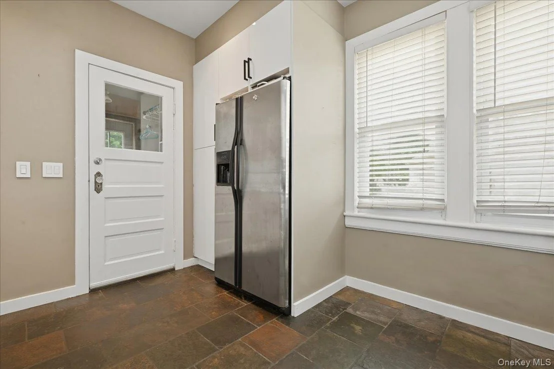 Photo of 991 Cottage Place