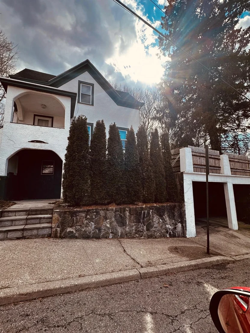 Photo of 102 Finch Street