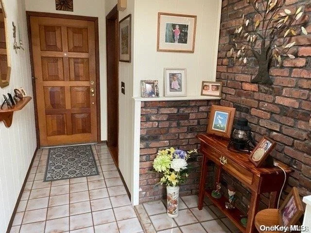 Photo of 455 Beacon Avenue