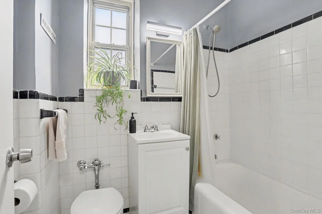 Photo of Unit B47 at 776 Bronx River