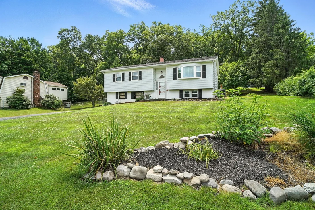 Photo of 19 Dussenbury Drive