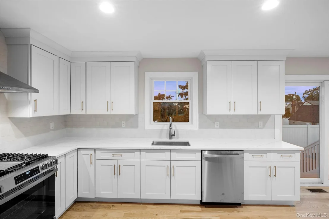 Photo of 335 Evans Avenue