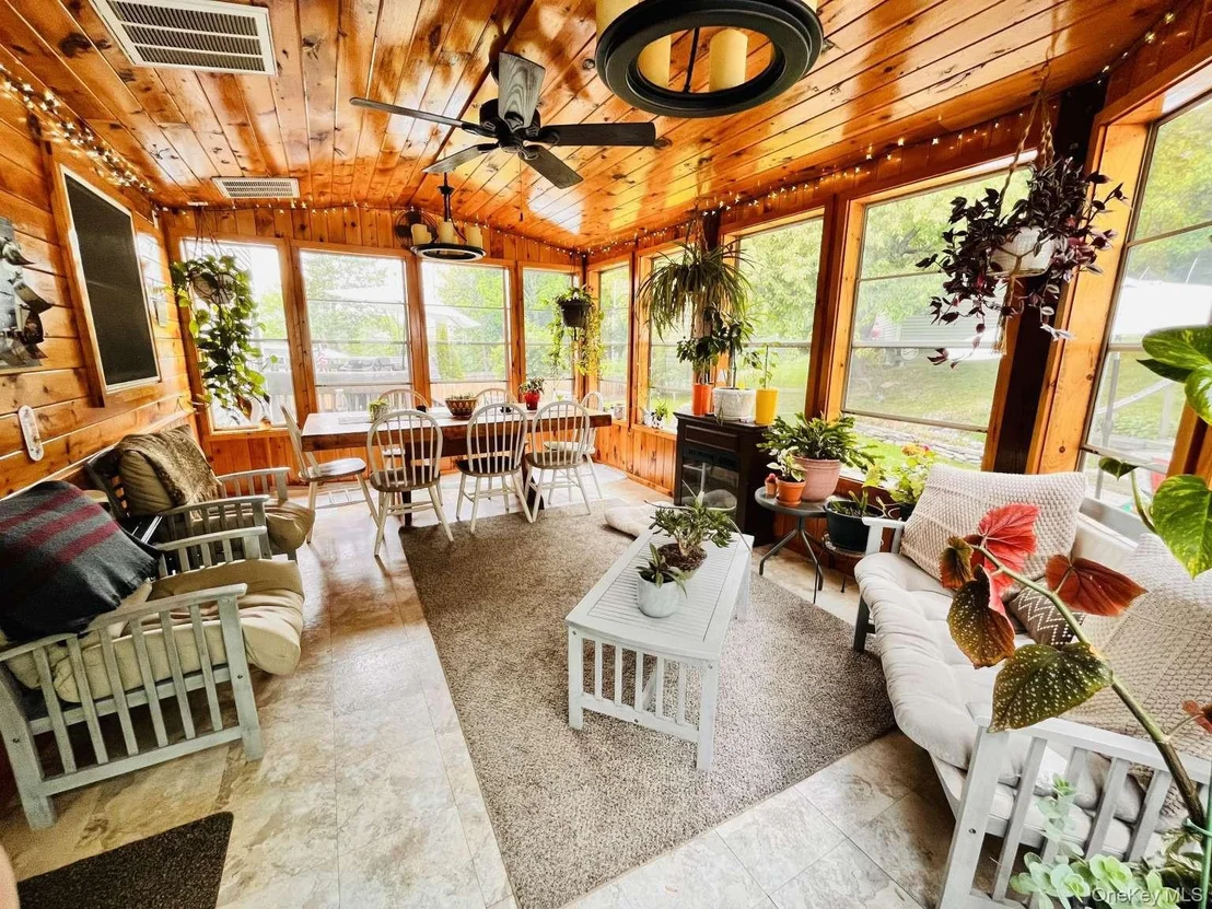 Photo of 20 Neversink Drive