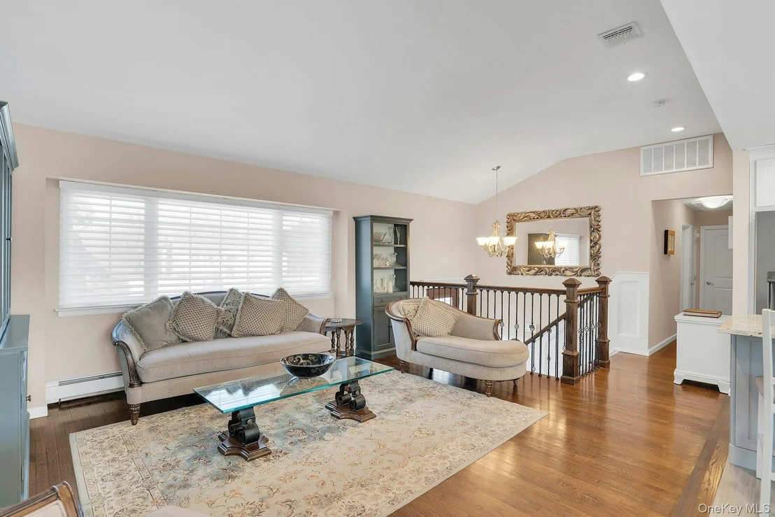 Photo of 108 Hayrick Lane