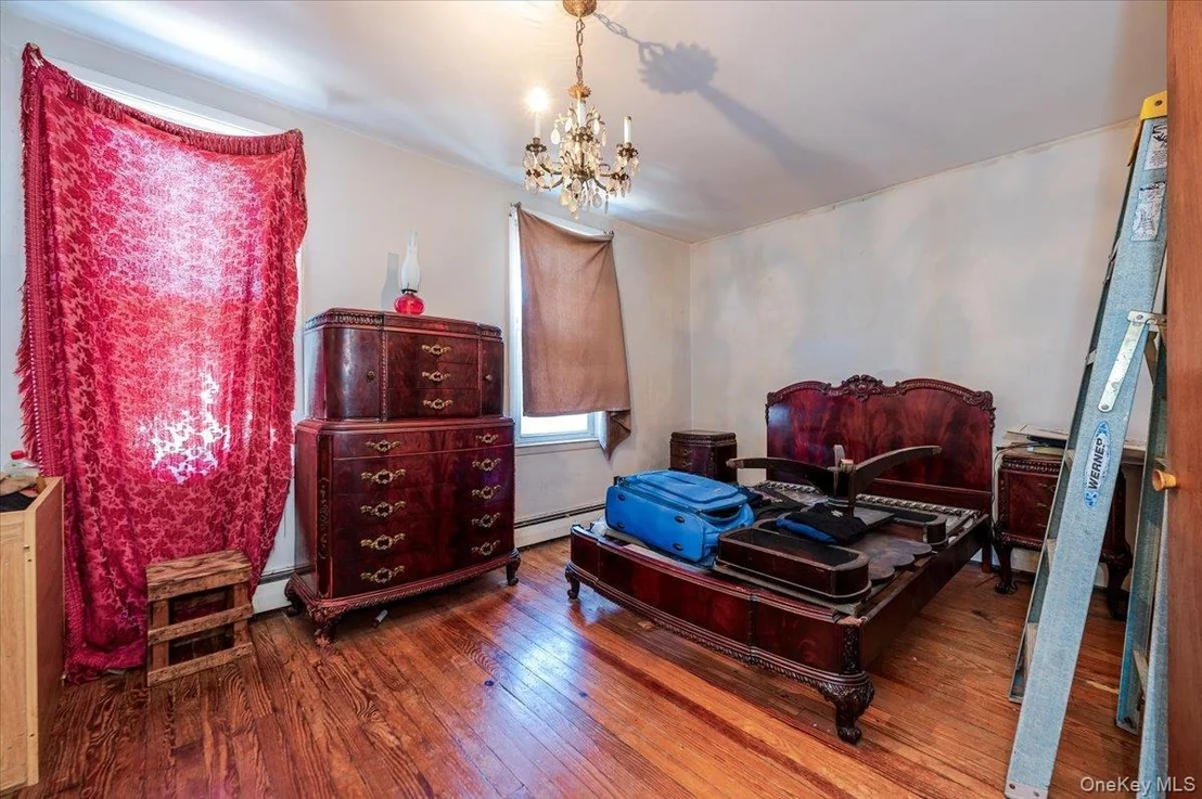 Photo of 535 Edison Avenue