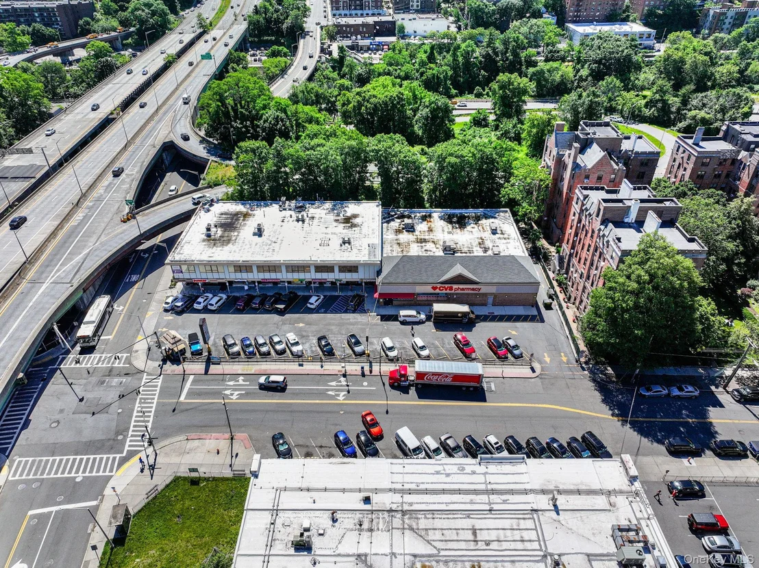 Photo of Unit 4B at 755 Bronx River Rd