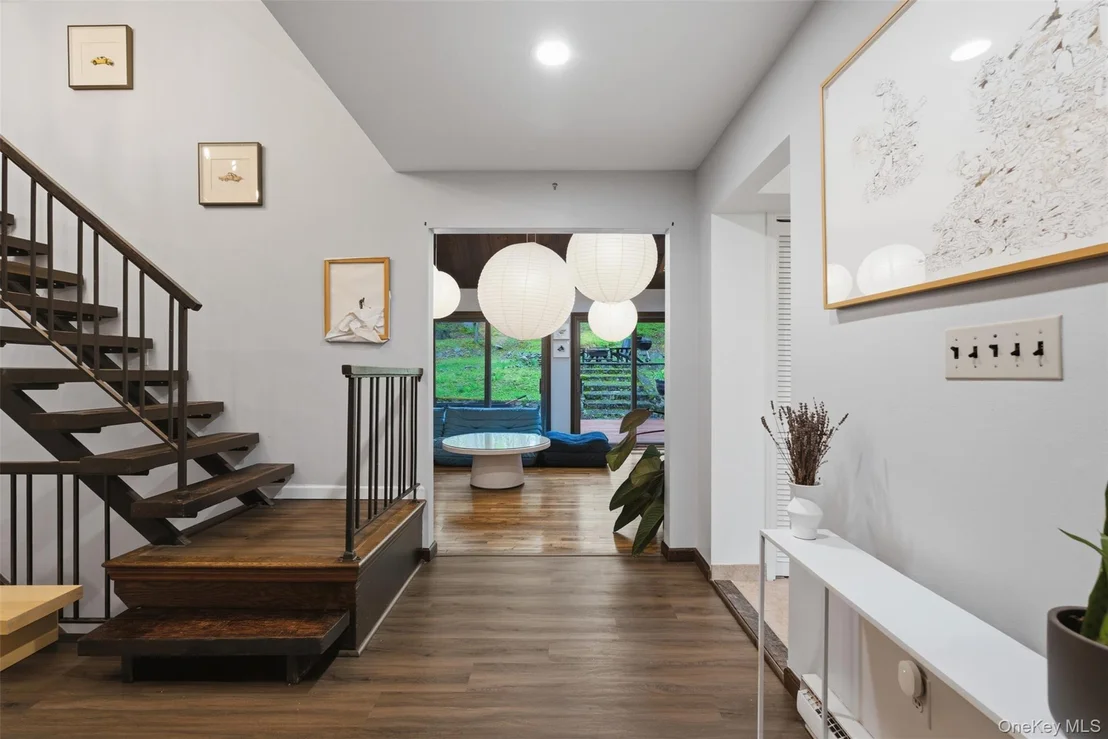 Photo of 8 Upper Shad Road