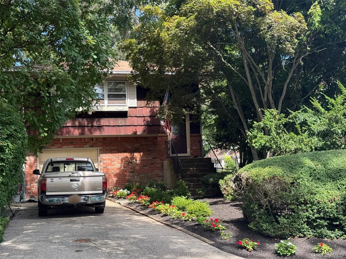 Photo of 115 Green Avenue