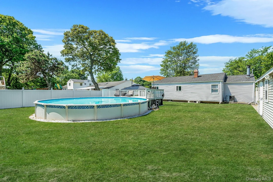 Photo of 121 Selden Boulevard