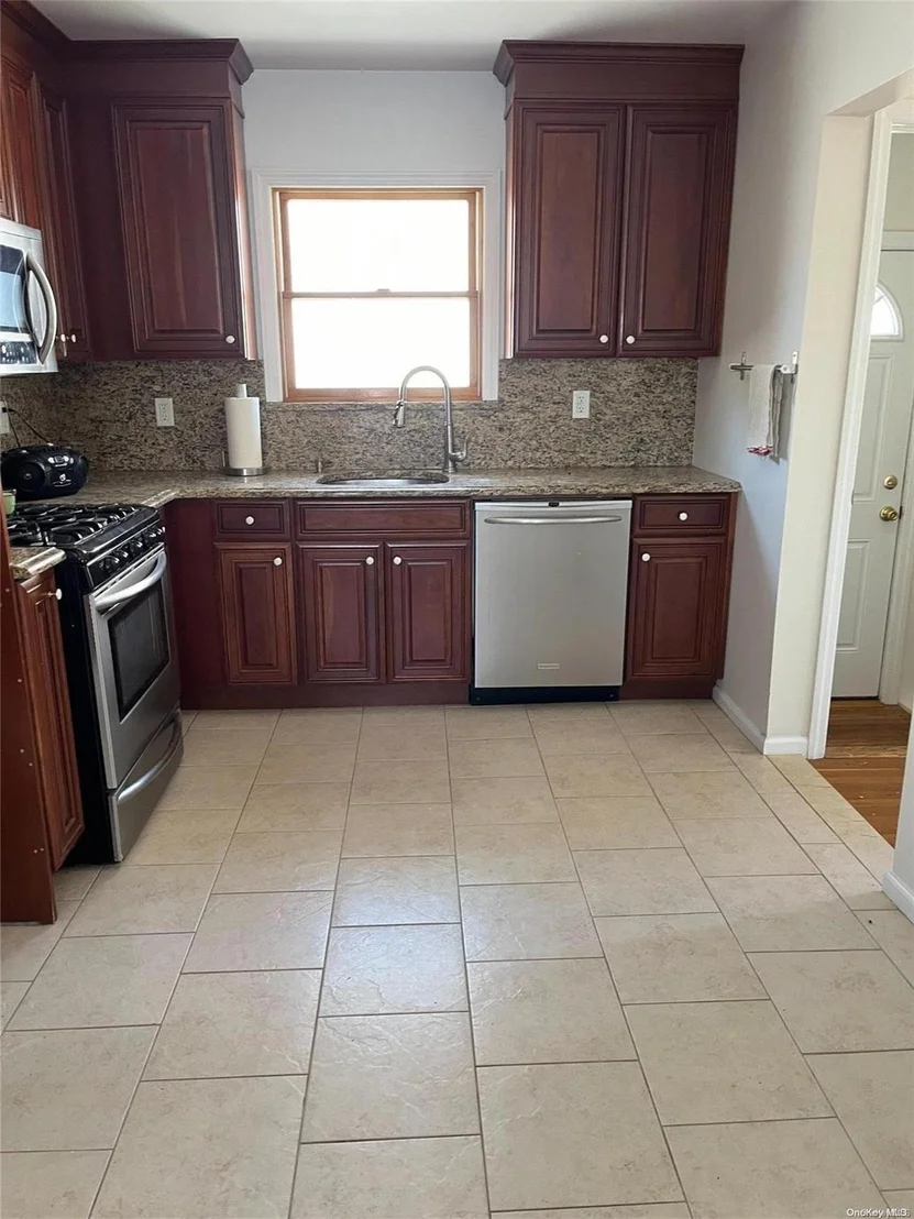 Photo of 150-34 7th Avenue