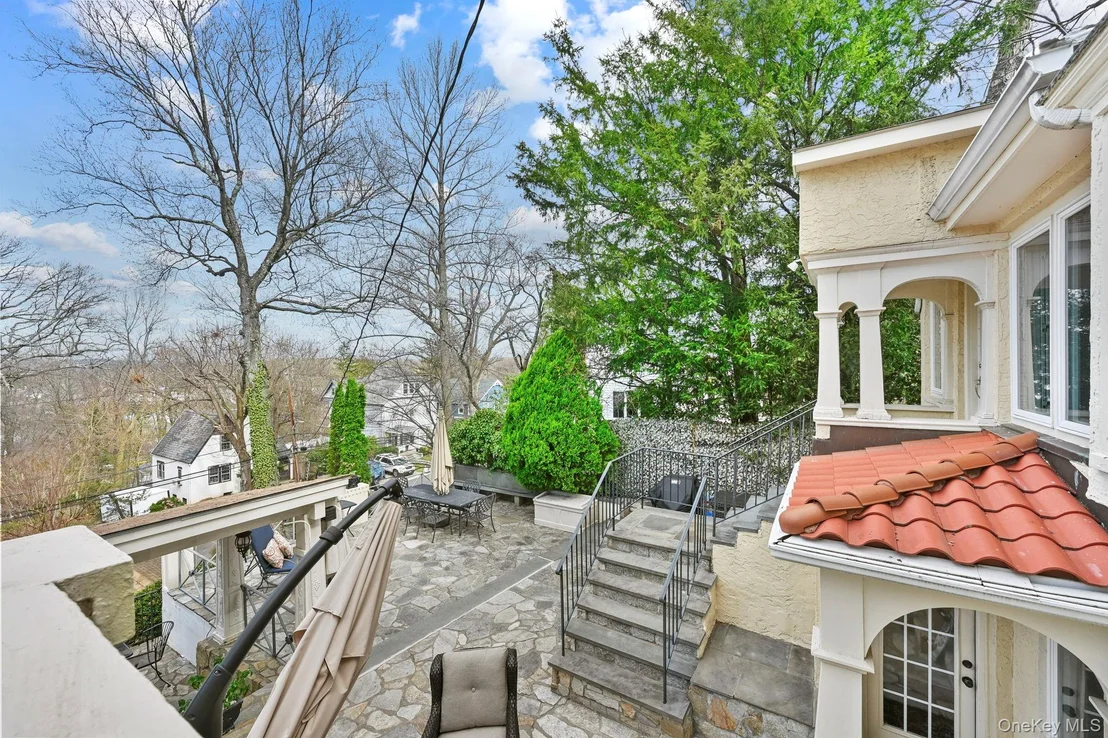 Photo of 35 Euclid Avenue