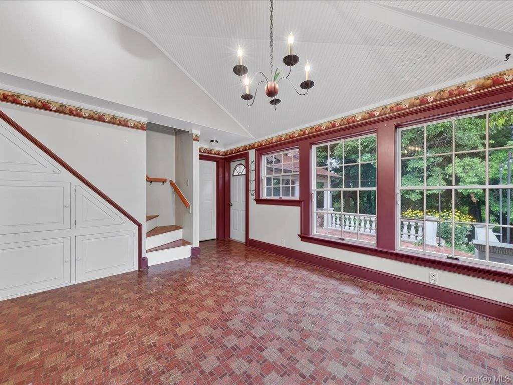 Photo of 121 Valley Farm Road