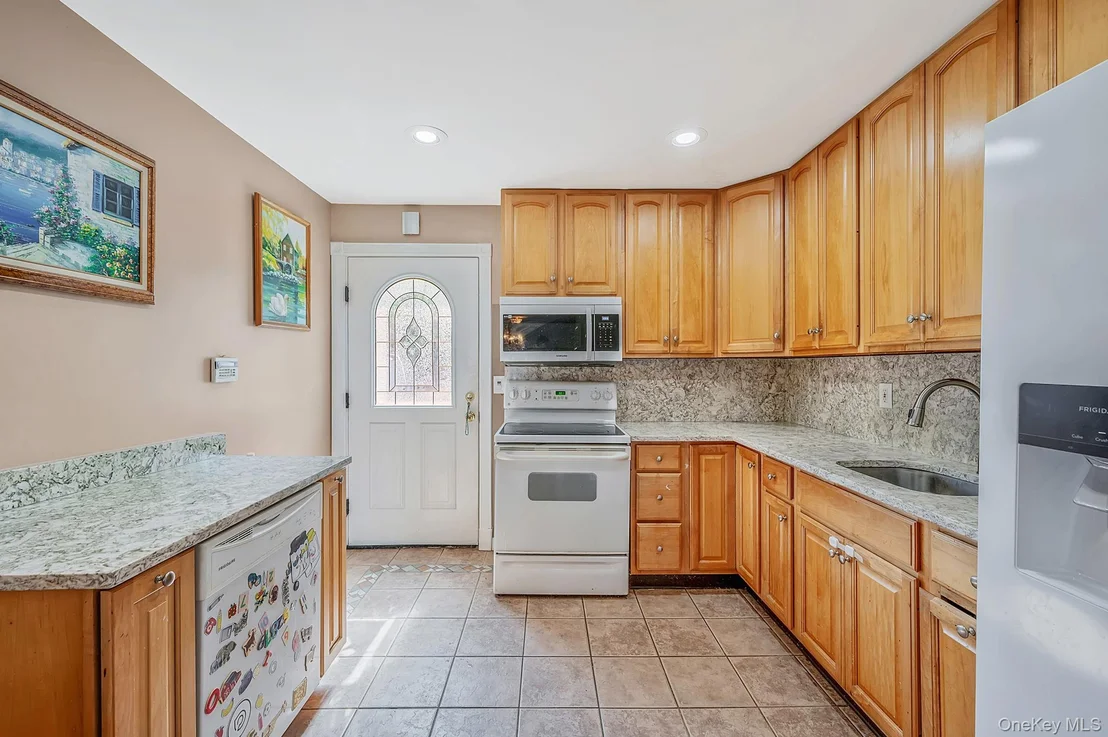 Photo of 61 N Ocean Avenue