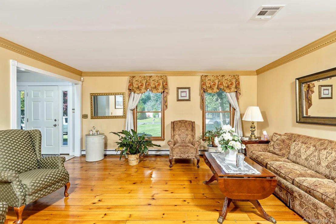Photo of 41 Astor Avenue