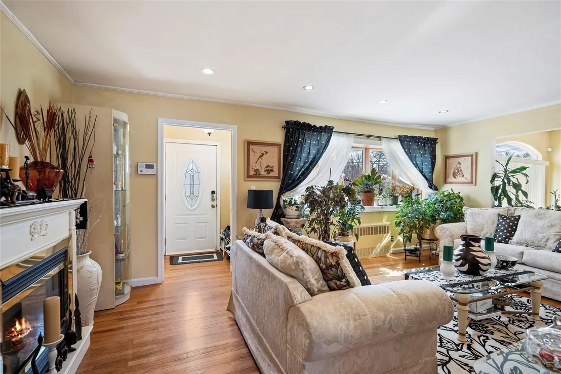 Photo of 487 Baldwin Avenue