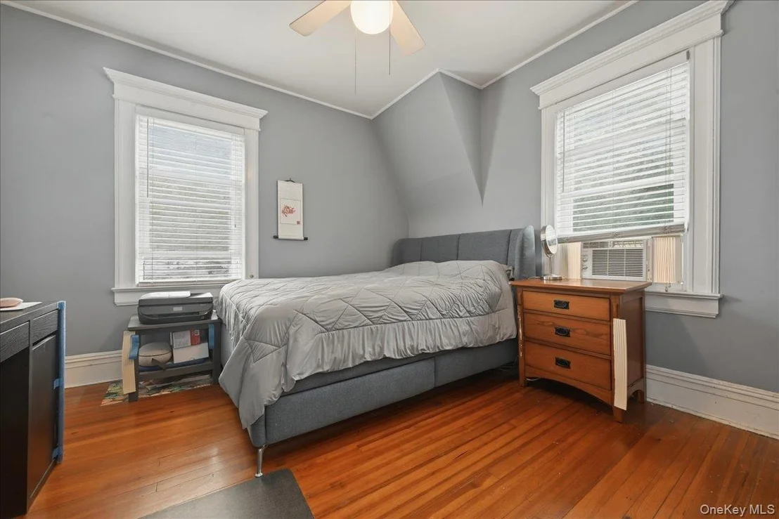 Photo of 991 Cottage Place