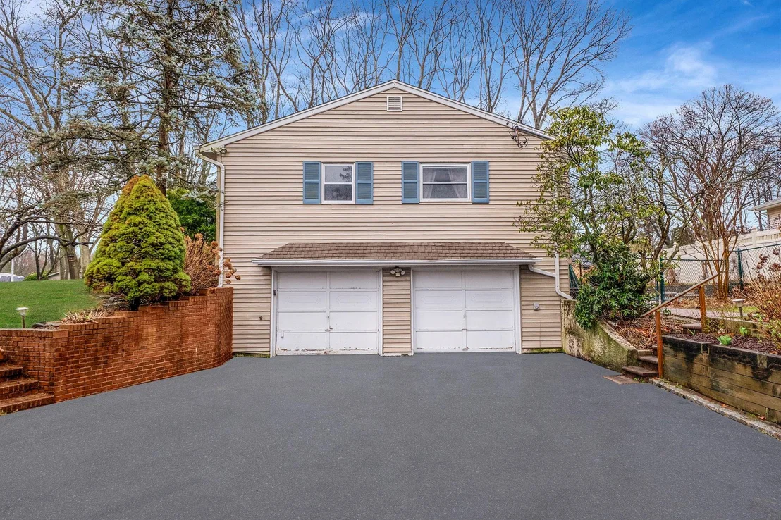 Photo of 41 Winslow Lane