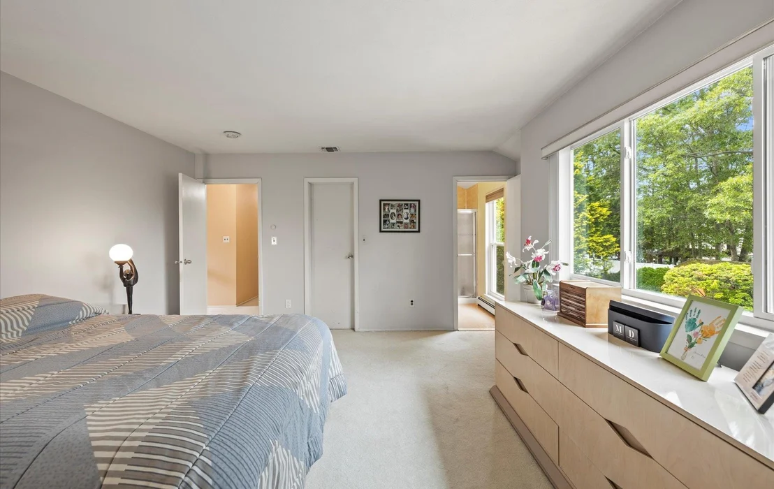 Photo of 34 Oak Meadow Road