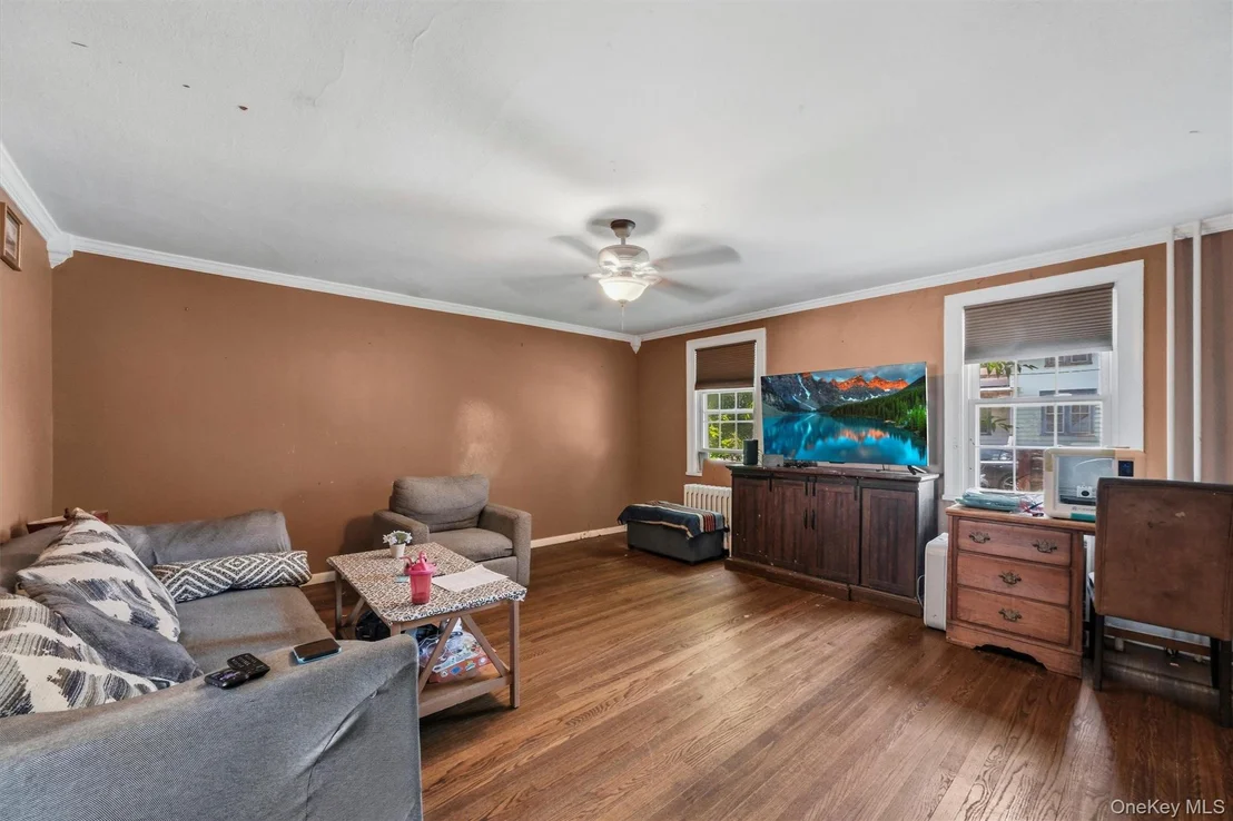 Photo of 10 Dutchess Avenue