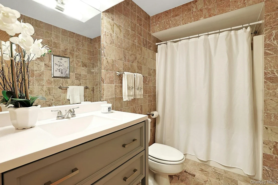 Photo of 77 Central Drive