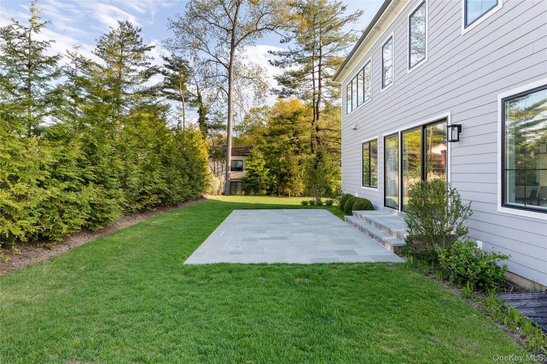 Photo of 1 Sequoia Circle