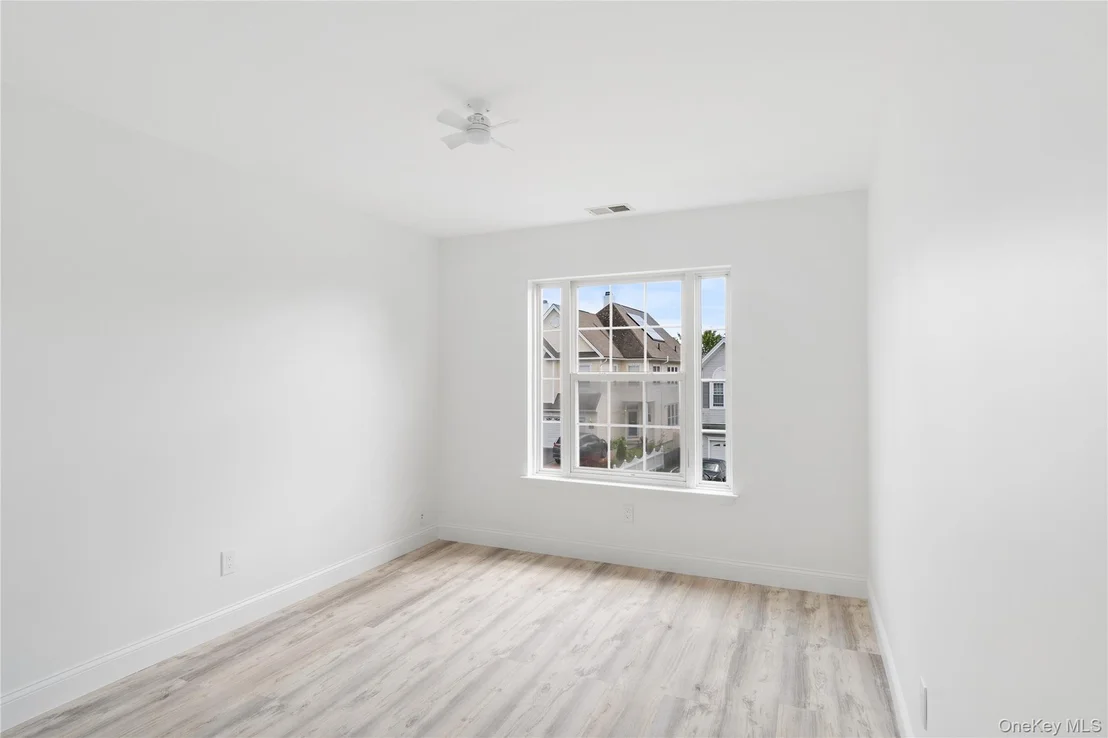 Photo of 132 Benefield Boulevard