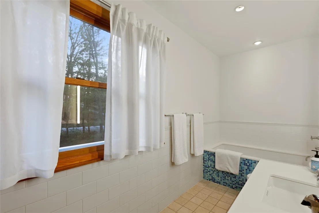 Photo of 44 Riverview Road