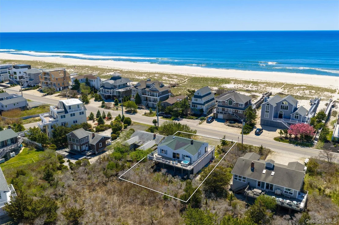 Photo of 898 Dune Road