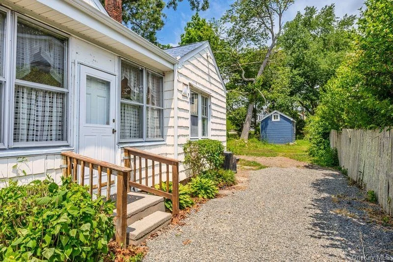 Photo of 84 Riviera Drive