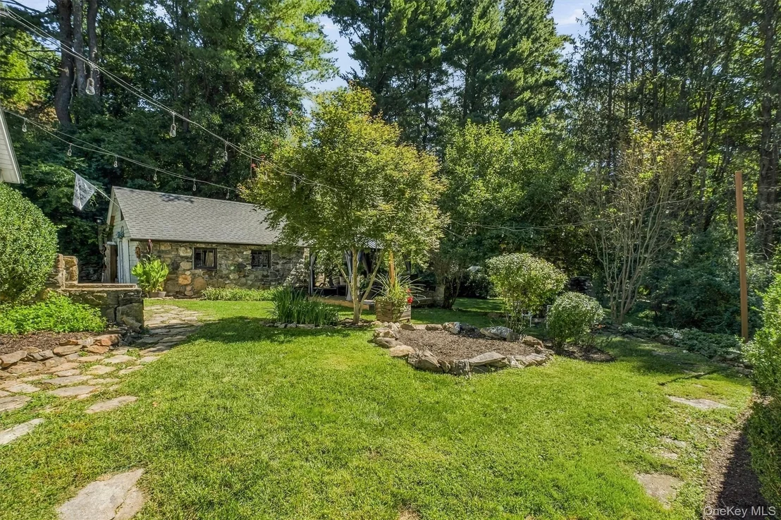Photo of 136 Bundy Hill Road