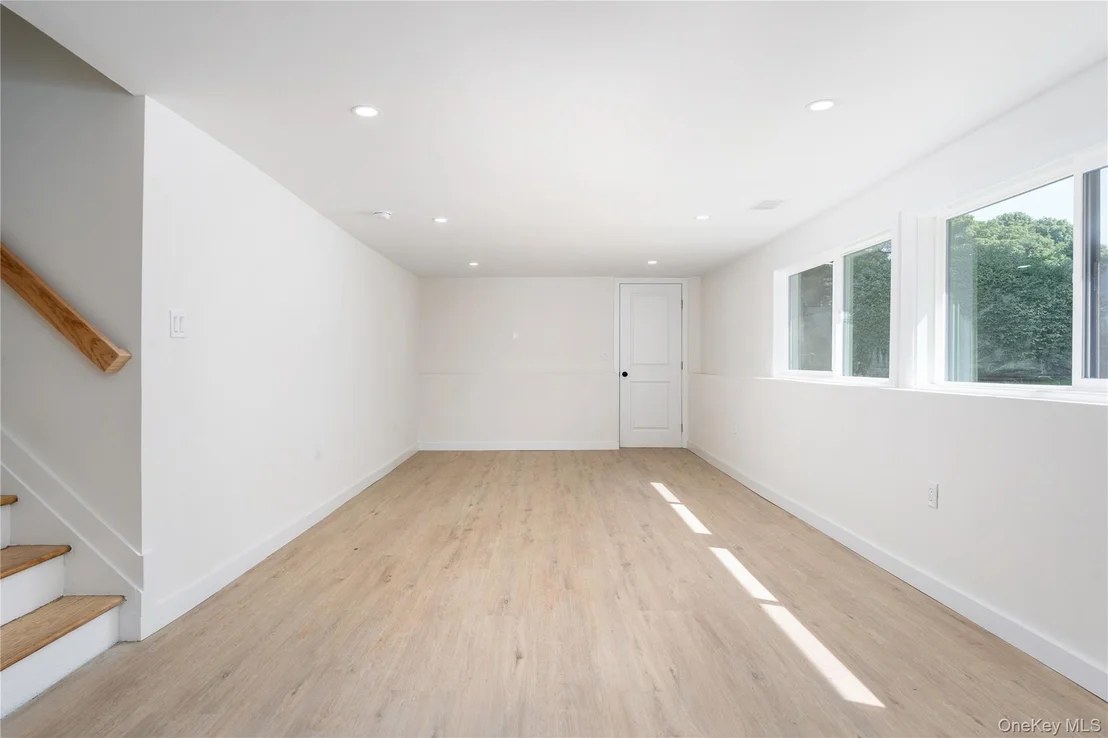 Photo of 933 Thompson Drive