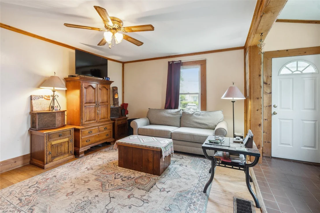 Photo of 42 Wisner Avenue
