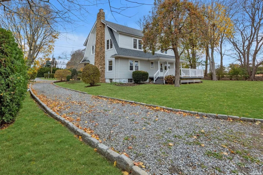 Photo of 2075 Main Road