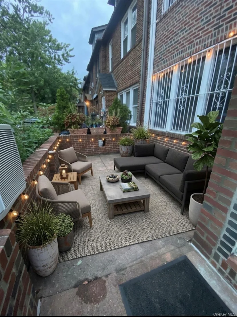 Scale Factor Buildings 68-49 Groton Street, Forest Hills, NY 11375: Sales, Floorplans ...
