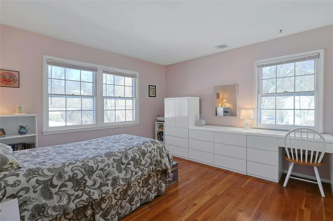 Photo of 7 Oak Hill Road
