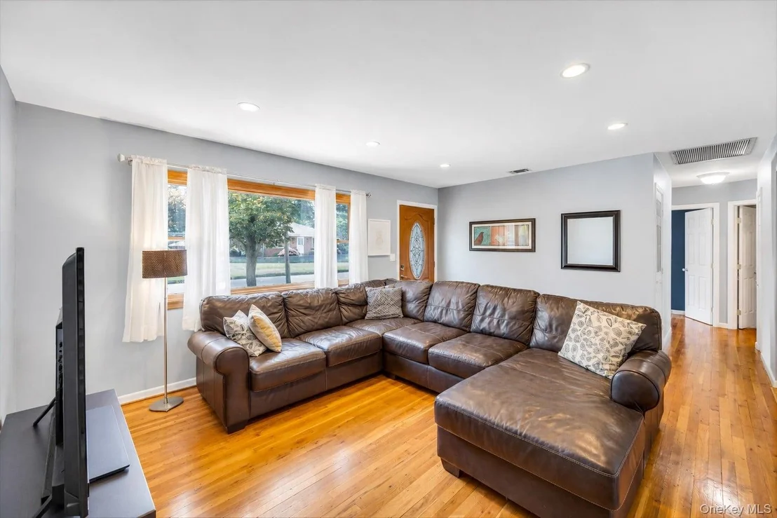 Photo of 25 Walter Drive