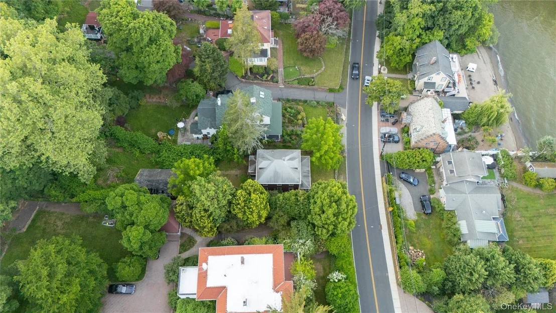 Photo of 25 River Road