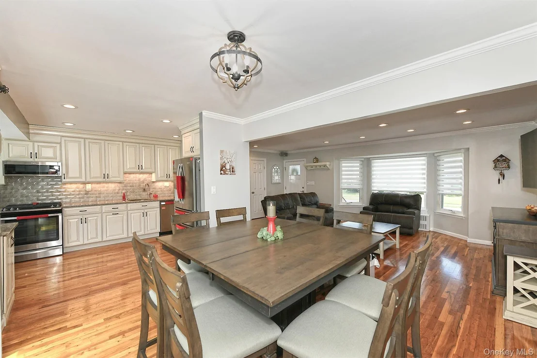 Photo of 4039 Hahn Avenue