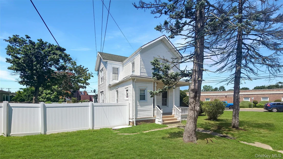 Photo of 76 Oak Street