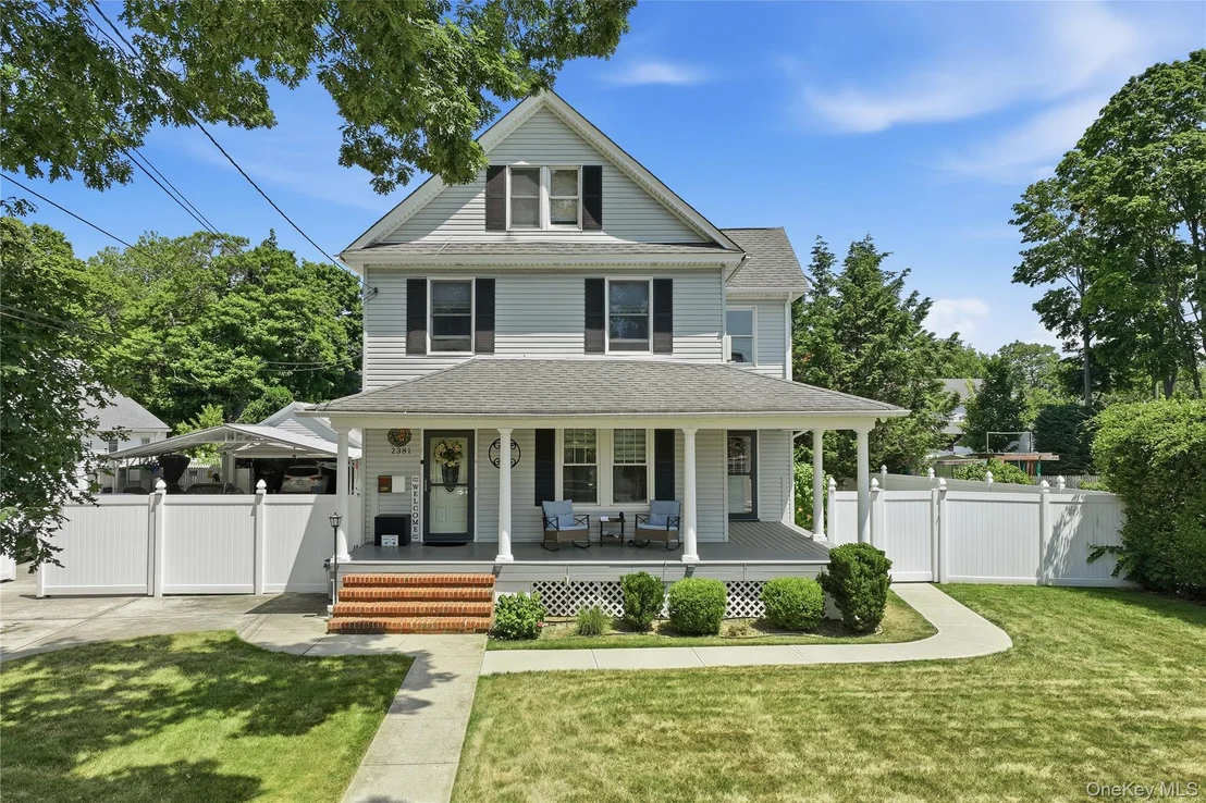 Photo of 2381 Harrison Avenue