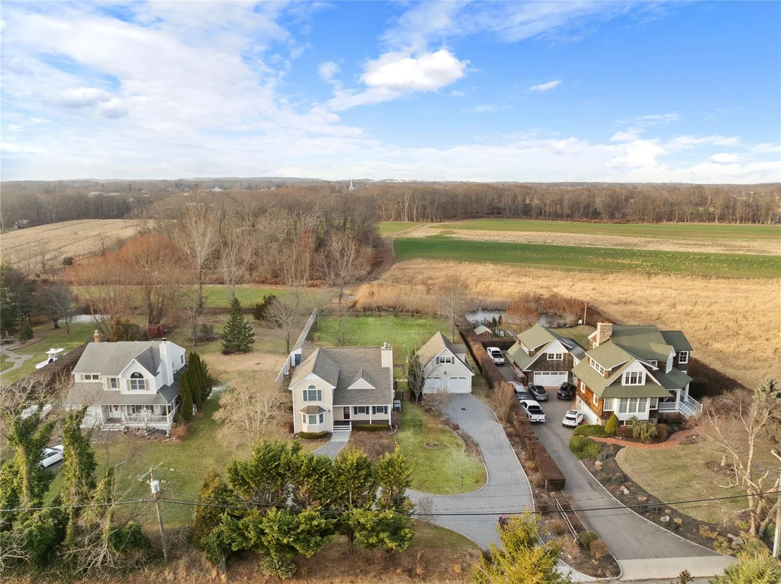 Photo of 110 Peconic Bay Boulevard