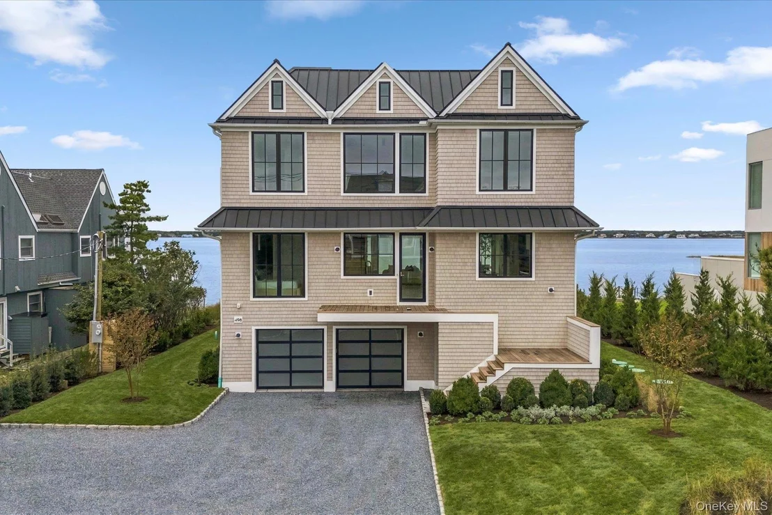 Photo of 498 Dune Road