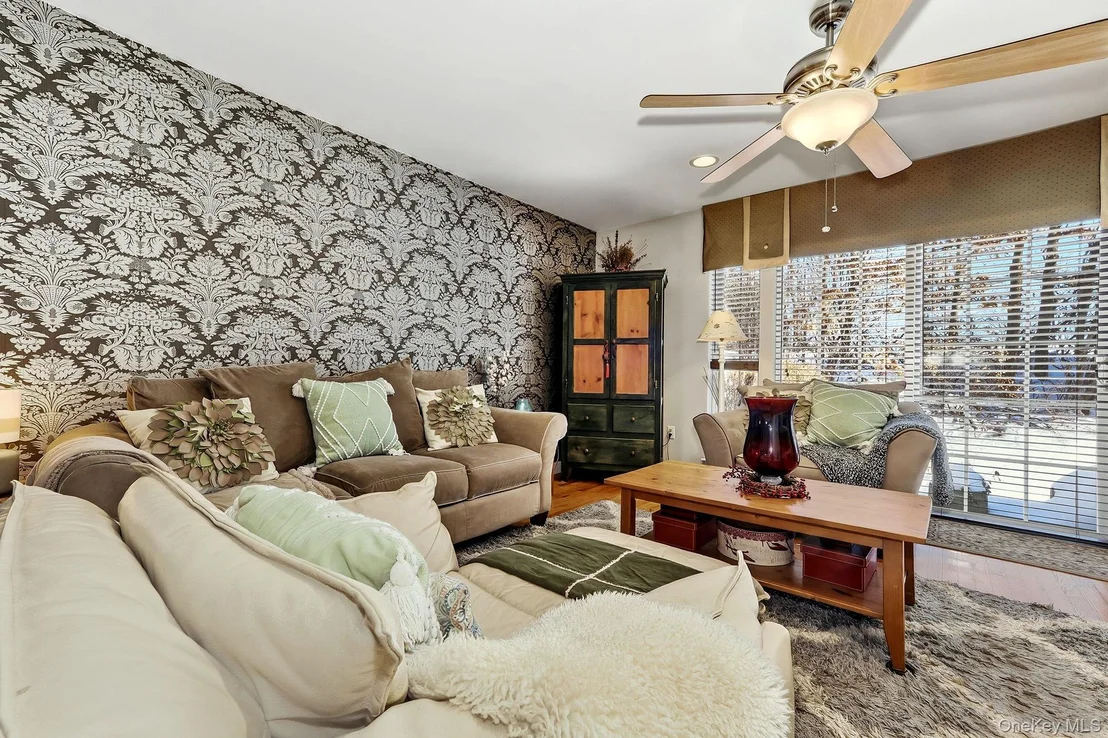 Photo of 1604 Pondview Loop