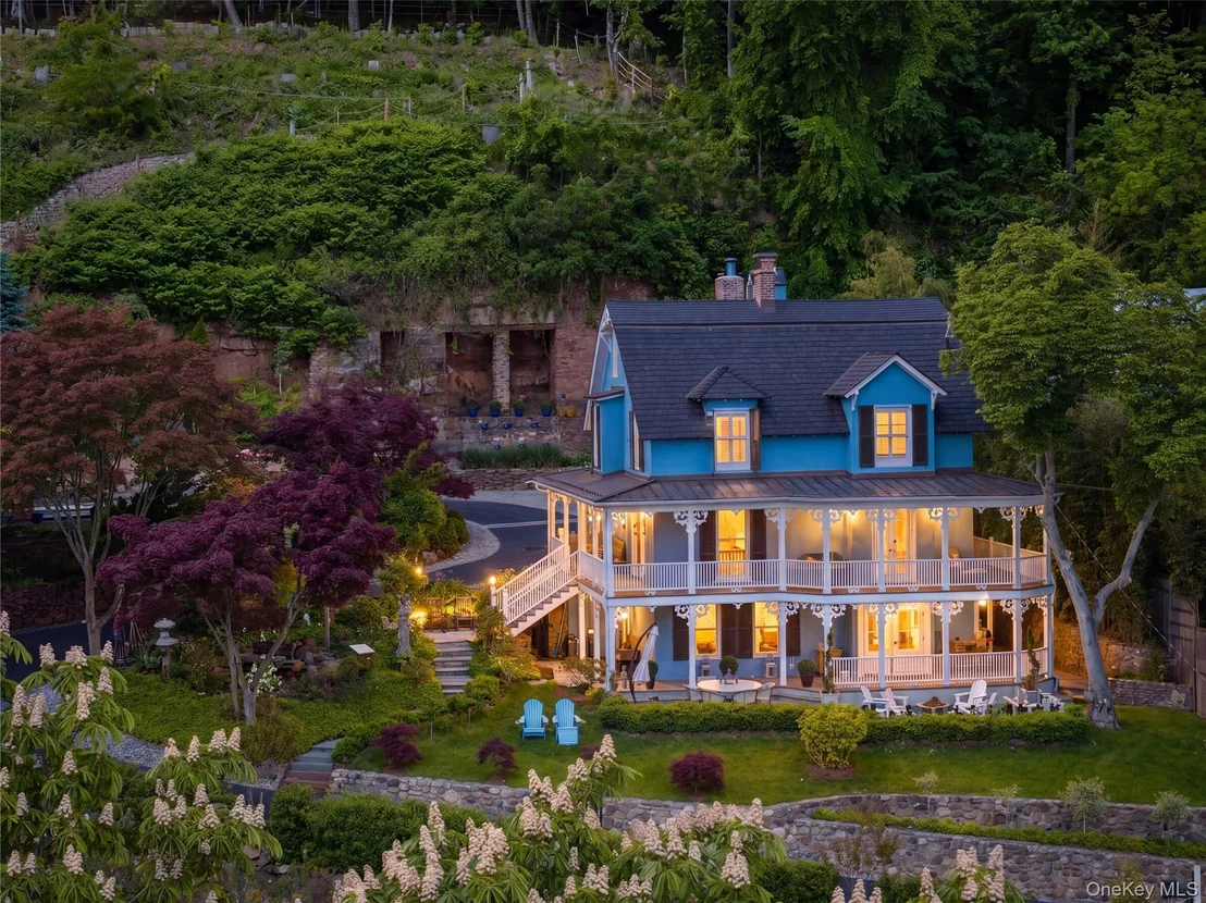 Photo of 91 River Road