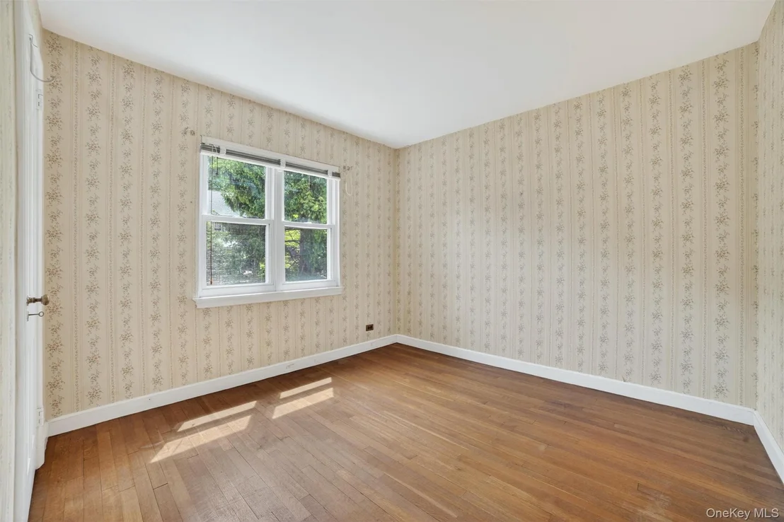 Photo of 395 Packman Avenue