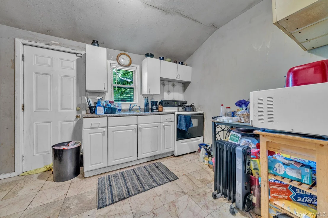 Photo of 656 Taylor Avenue