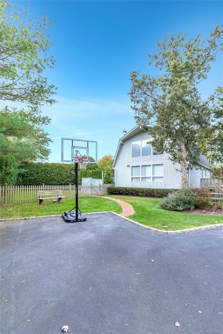 Photo of 18 Alanson Lane