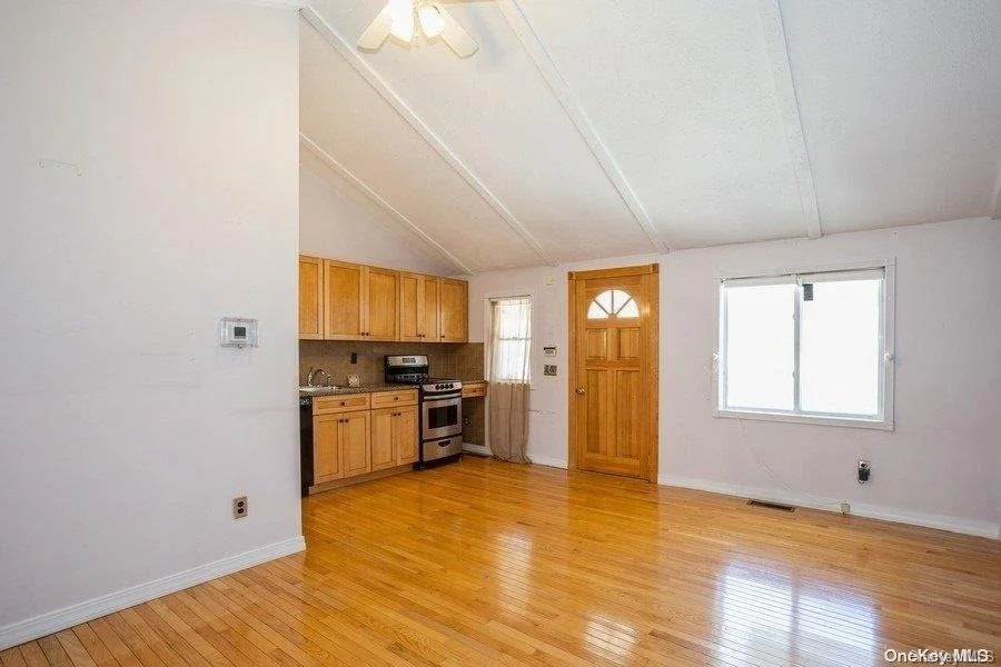 Photo of 242 Monroe Drive