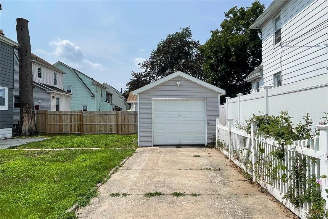 Photo of 17 Sapir Street