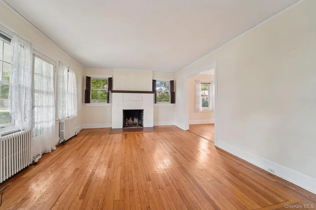 Photo of 115 Morsemere Avenue